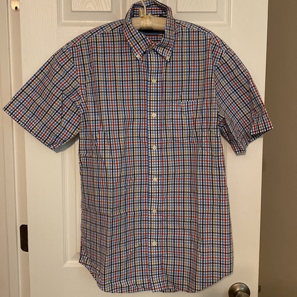 Plaid button down 👔 - Picture 2 of 8